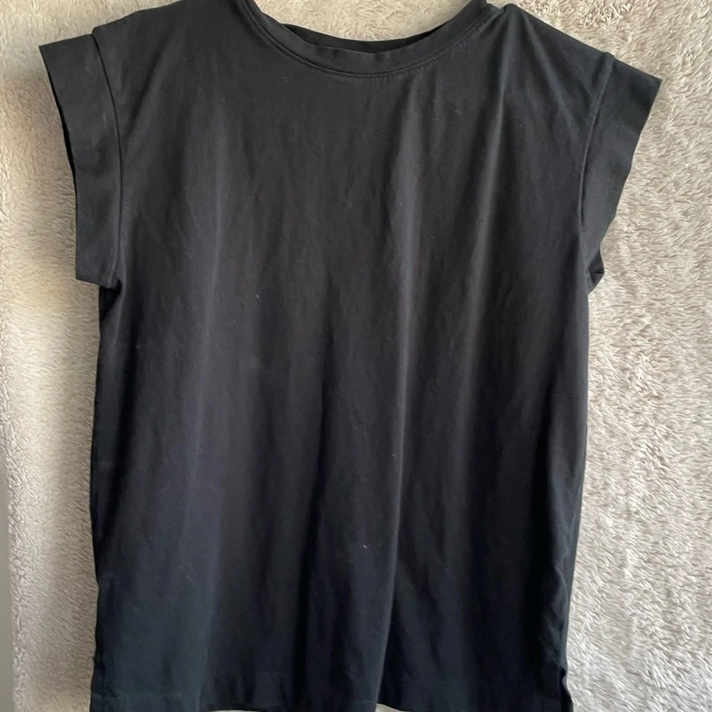a new day black tshirt with rolled sleeves - Picture 3 of 3